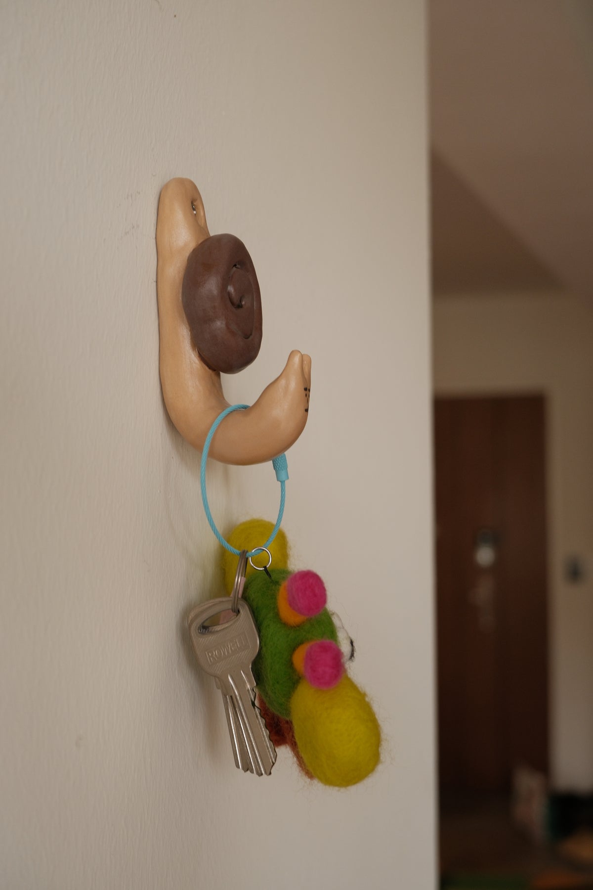 'Hang in there' Wall Hook