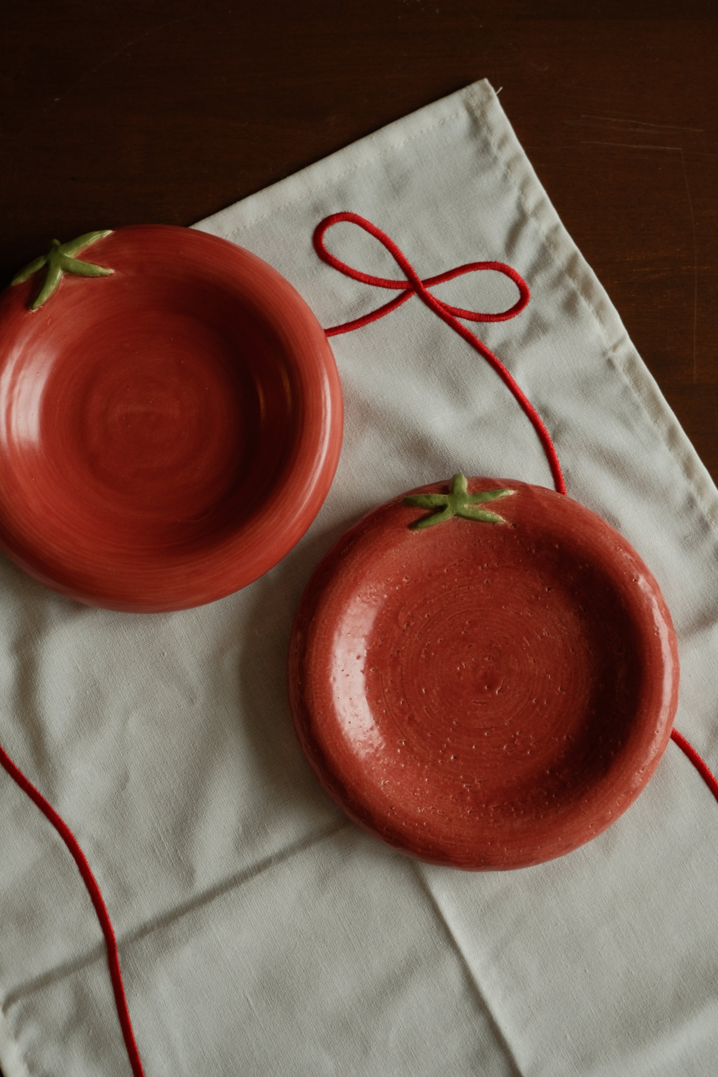 Tomato Bubble Plates