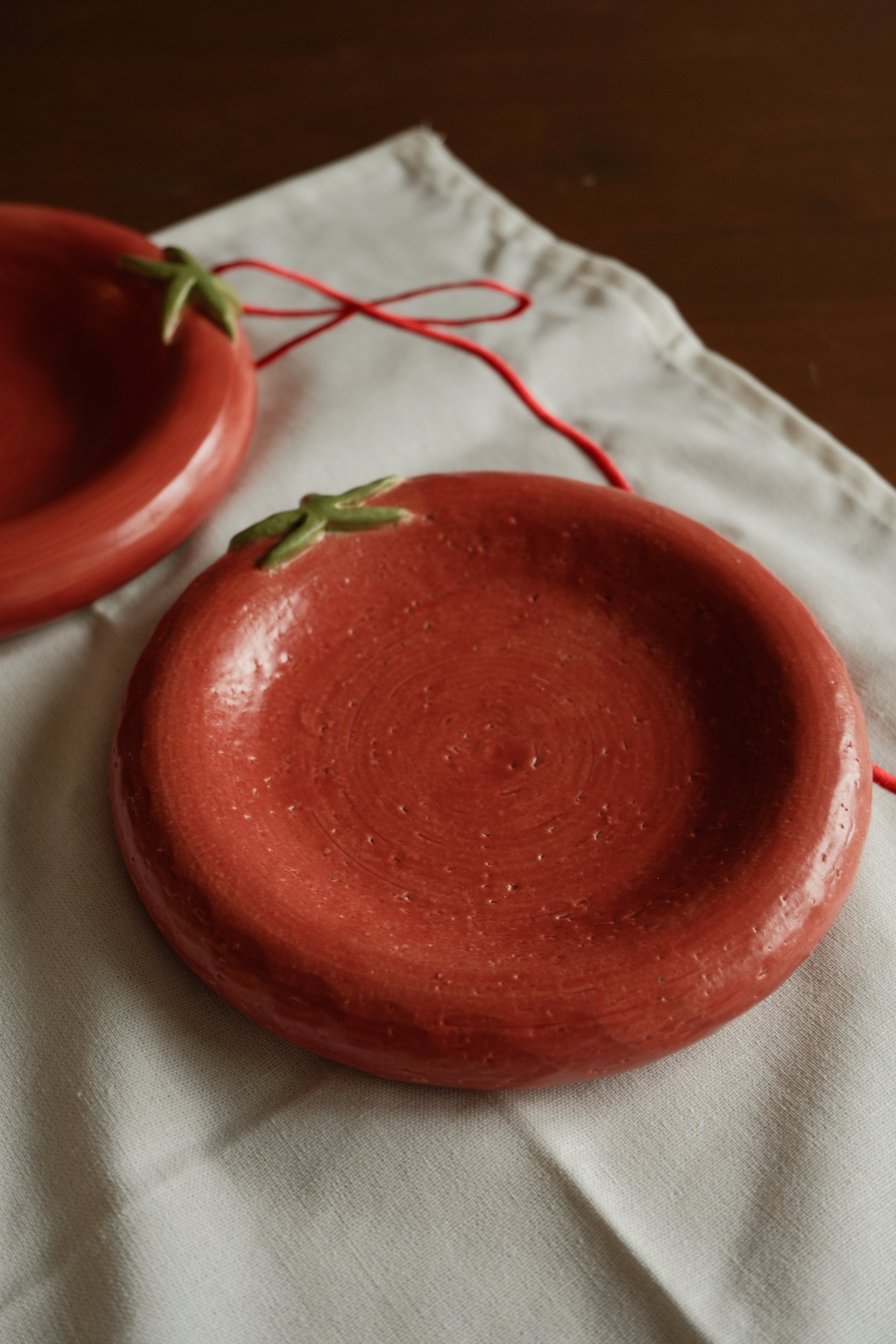 Tomato Bubble Plates